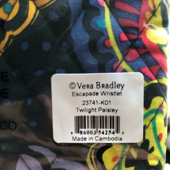 Vera Bradley Escapade wristlet - Picture 4 of 5